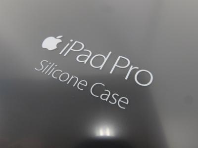 Apple アップル MK0D2FE/A シリコンケース iPad Pro用 12.9型 チャコールグレイ