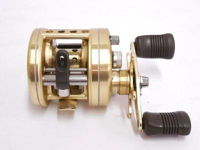 SHIMANO CALCUTTA 201XT ベイトリール シマノ カルカッタ 201XT 替ハンドル付/Q541M ベイトリール : 釣