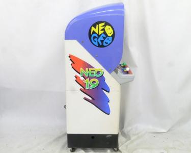 SNK SC-19 中古 SNK SC-19 業務用 NEOGEO 筐体 MVS ロム4本付 ゲーム大型の新品