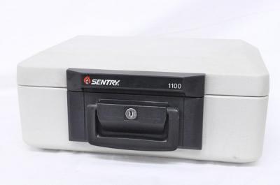 SENTRY 1100 セントリー ポータブル 耐火 保管庫 金庫 防災関連グッズ 耐火金庫 鍵タイプ