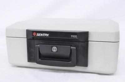 SENTRY 1100 セントリー ポータブル 耐火 保管庫 金庫 防災関連グッズ 耐火金庫 鍵タイプ