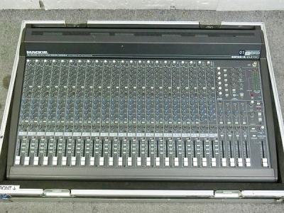 MACKIE マッキー SR24・4 VLZ Pro アナログコンソール 24チャンネル/4バス仕様 ケース付 ミキサー PA 機器 機材