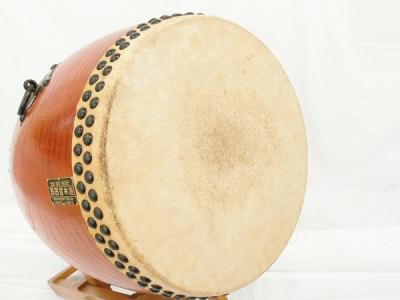 岡田屋布施 長胴太鼓 和太鼓 打楽器 和楽器 斜め台付(和楽器)の