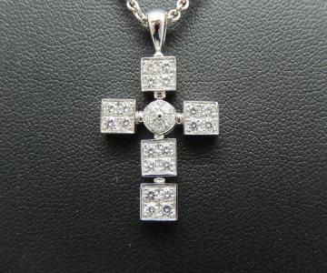 美品 BVLGARI ブルガリ K18WG/750 ラテンクロス ダイヤモンド ネックレス ペンダント ホワイトゴールド