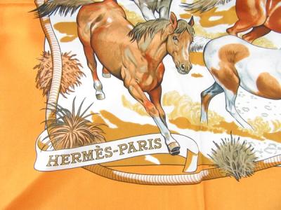 HERMES エルメス スカーフ カレ 大判 馬 シルク silk オレンジ HERMES エルメス スカーフ カレ 大判 馬 シルク silk オレンジ