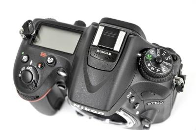 Nikon D7100 デジタル一眼レフカメラ 総シャッター回数 約700回