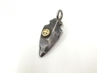 適切な価格 goro's トップ(ネックレス 小 金メタル付き矢じり ゴローズ アクセサリー