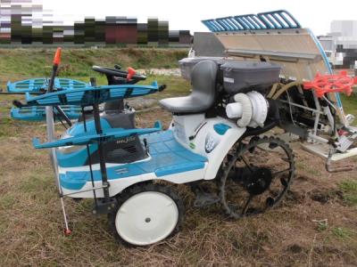 受賞セール東京都発 クボタ SPU45P 乗用 田植機 4条植 パワステ セルスタータ 農機具 田植え 予備苗のせ台付 直