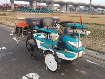 受賞セール東京都発 クボタ SPU45P 乗用 田植機 4条植 パワステ セルスタータ 農機具 田植え 予備苗のせ台付 直