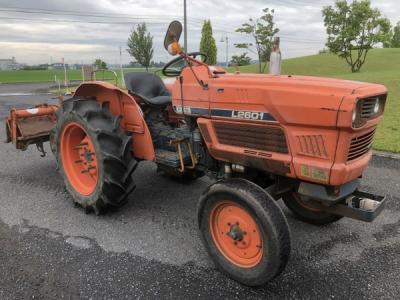 新潟 新発田 トラクター クボタ L2601 2WD 26馬力 ロータリー 付 エンジン始動OK ディーゼル車 農機具 トラクタ 直