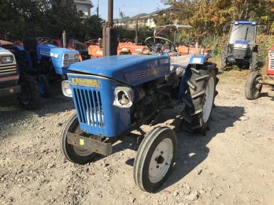 井関農機（イセキ） トラクタ「TS2510」 2WD 25馬力