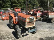 栃木 小山 クボタ KUBOTA L2002D 20馬力 トラクター 4WD 4駆 ロターリー付 輸出 マフラー 農機具 農業