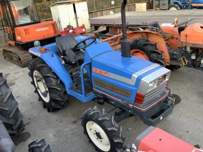 イセキ トラクター TA270 フロントローダー付き 4WD 現状販売 タイヤひび割れ