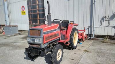 決算セール埼玉県発 ヤンマー F18D トラクター 4WD 18馬力 642H バッテリー 交換済み 直