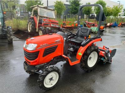 クボタ4WDトラクター10.5馬力ディーゼル