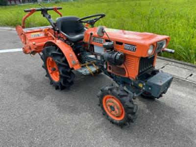 決算セールクボタ トラクター B5001D 訳有 小型 ディーゼル トラクター 4WD 農業 農業機械