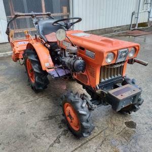 決算セールクボタ トラクター B5001D 訳有 小型 ディーゼル トラクター 4WD 農業 農業機械