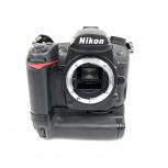 Nikon  D7000 /  MB-D11