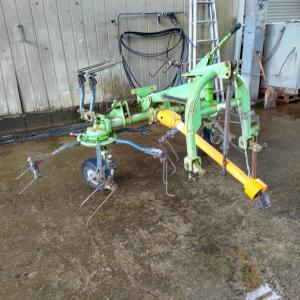 決算セール 宮崎県発 スター ジャイロヘーメーカ MGH2512 牧草反転 集草機 ジョイント付 再塗装済 作業幅2.6m 畜産 直