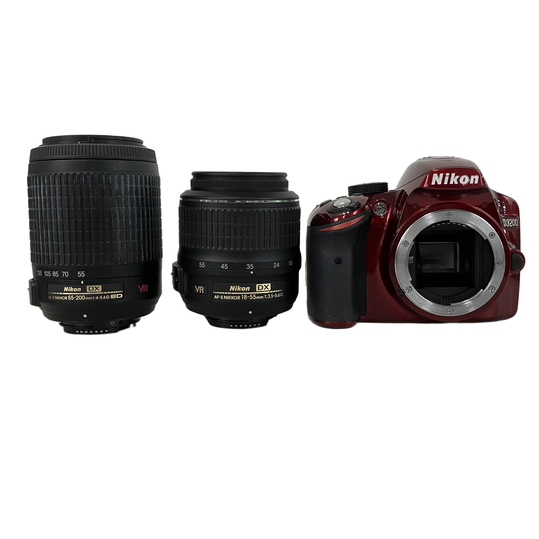 Nikon  D3200 / AF-S NIKKOR 18-55mm 3.5-5.6G / 55-200mm F4-5.6G ED