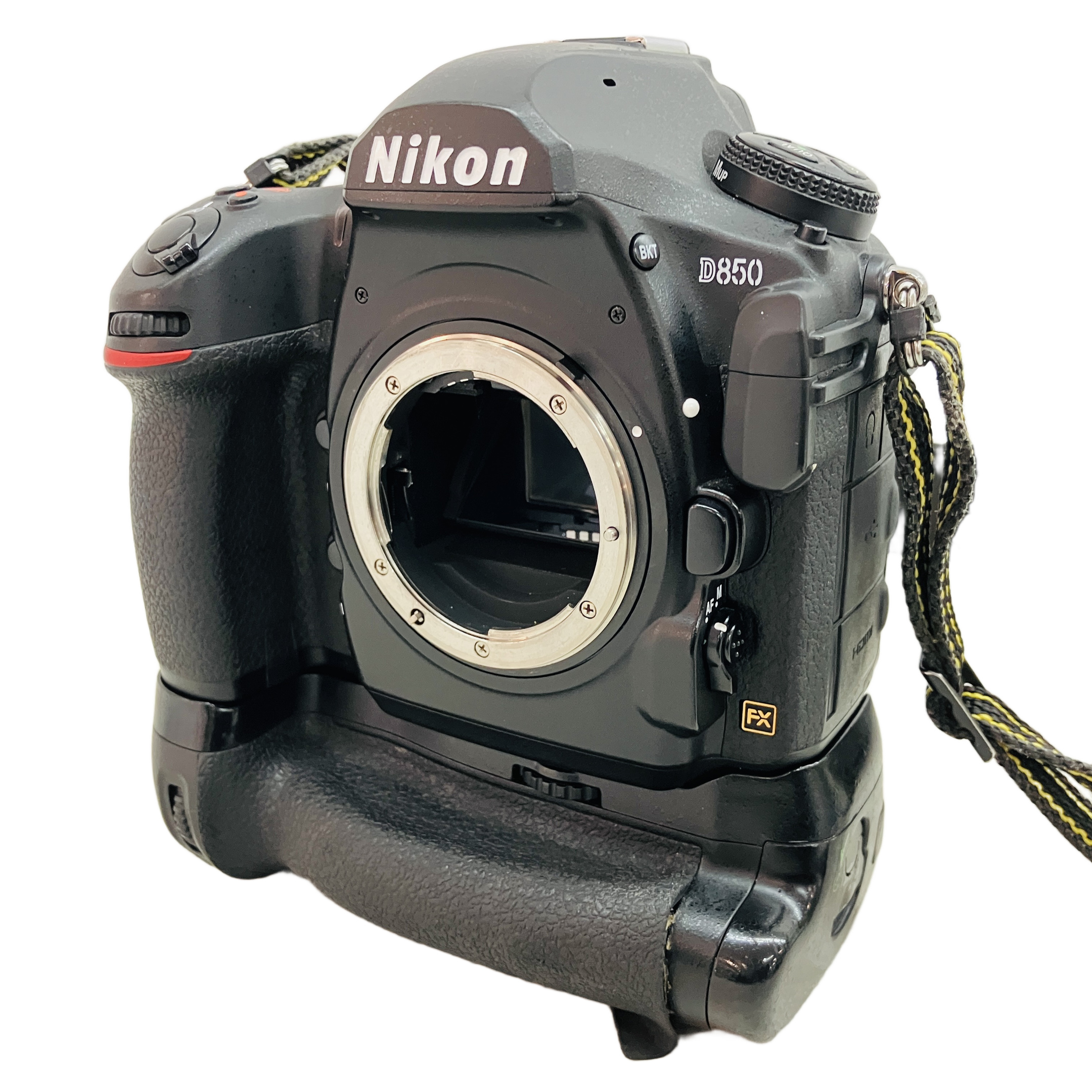 Nikon  D850 / MB-D18